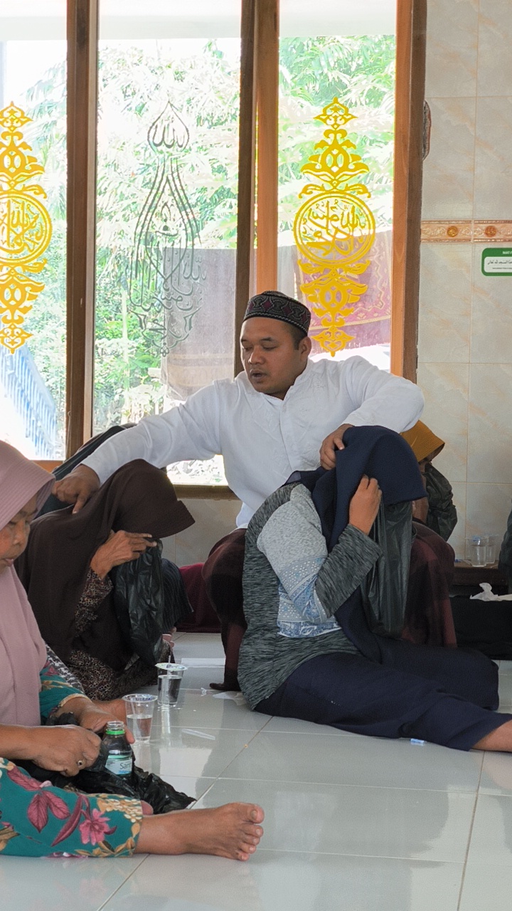 Kegiatan Pengobatan Massal di PP Nurulhuda Al-Azizah Cahyaning Ati